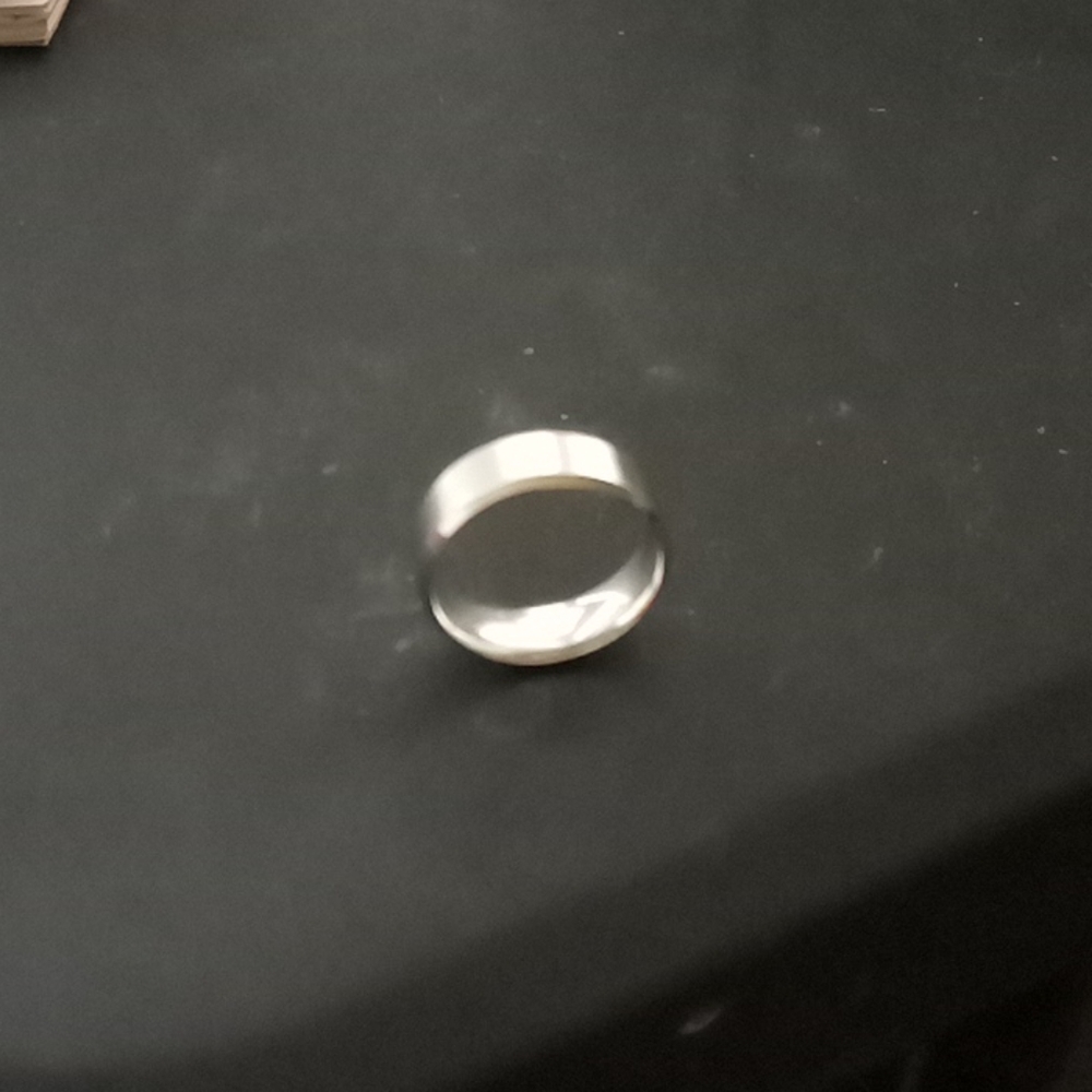 Silver ring - Picture 2 of 3